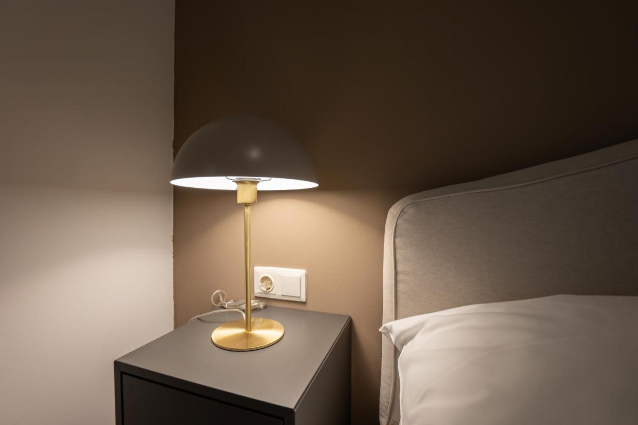 Stylish Apartment With Dedicated Working Space And Super King-Size Bed Located Between City Centre And Donau River ウィーン エクステリア 写真