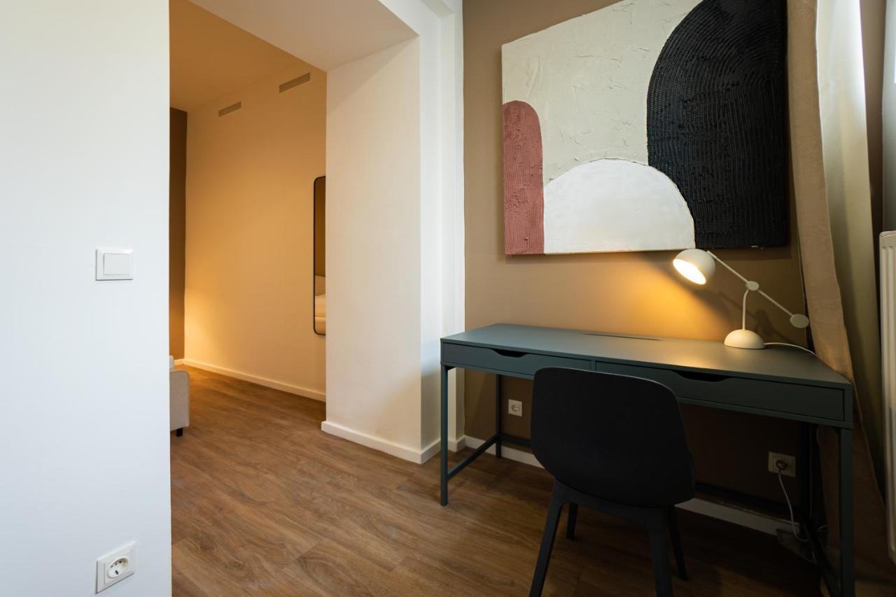 Stylish Apartment With Dedicated Working Space And Super King-Size Bed Located Between City Centre And Donau River ウィーン エクステリア 写真