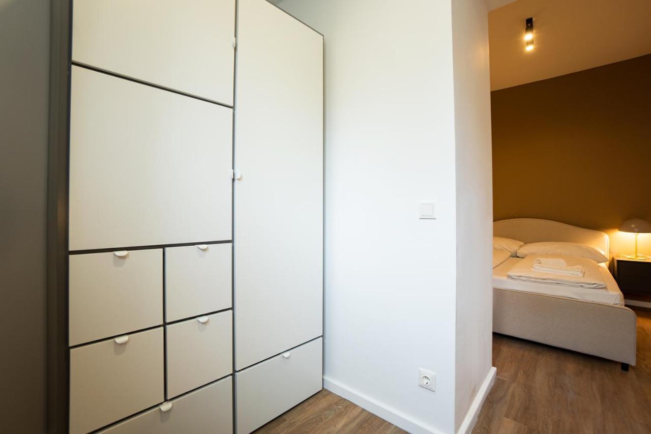 Stylish Apartment With Dedicated Working Space And Super King-Size Bed Located Between City Centre And Donau River ウィーン エクステリア 写真