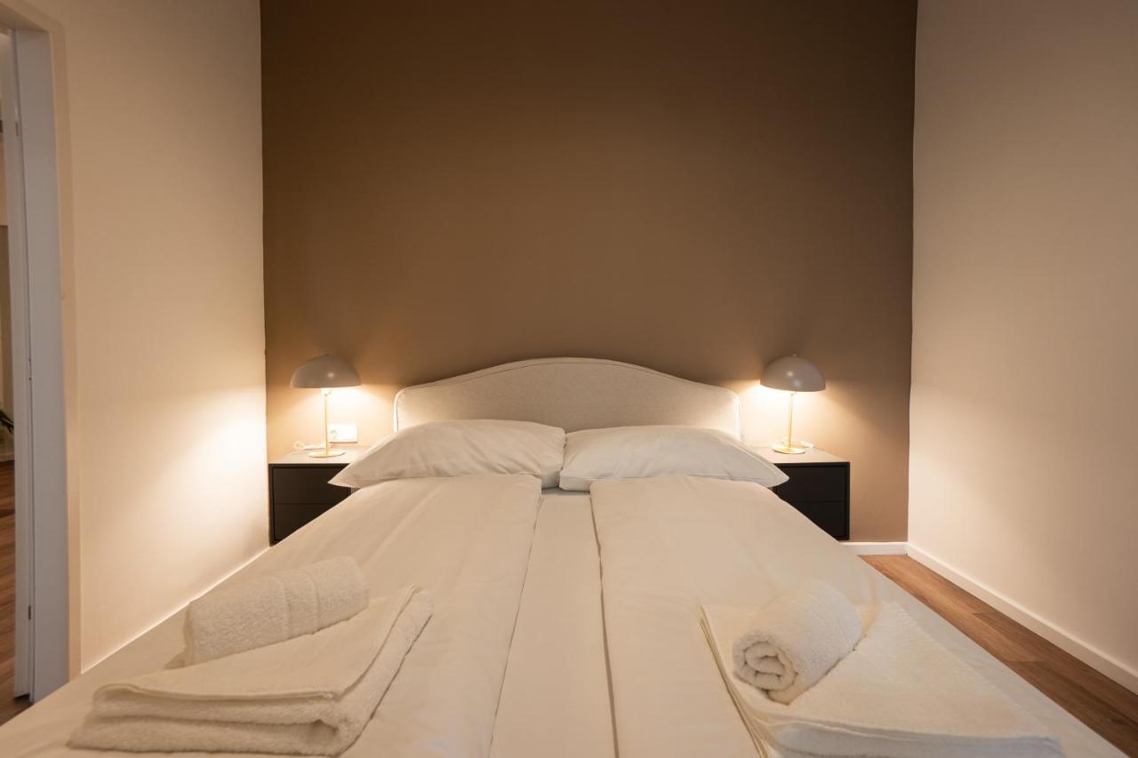 Stylish Apartment With Dedicated Working Space And Super King-Size Bed Located Between City Centre And Donau River ウィーン エクステリア 写真