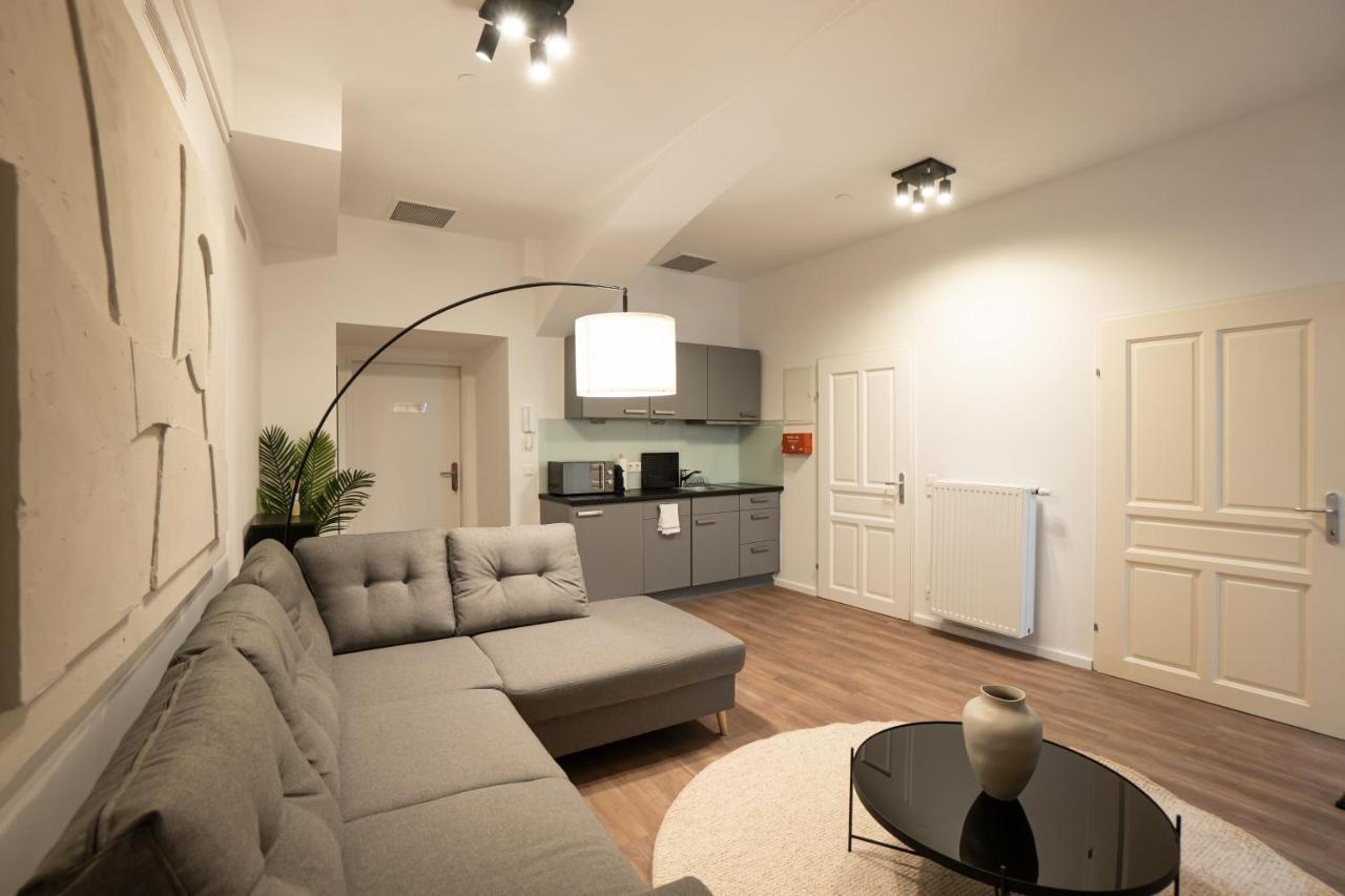 Stylish Apartment With Dedicated Working Space And Super King-Size Bed Located Between City Centre And Donau River ウィーン エクステリア 写真
