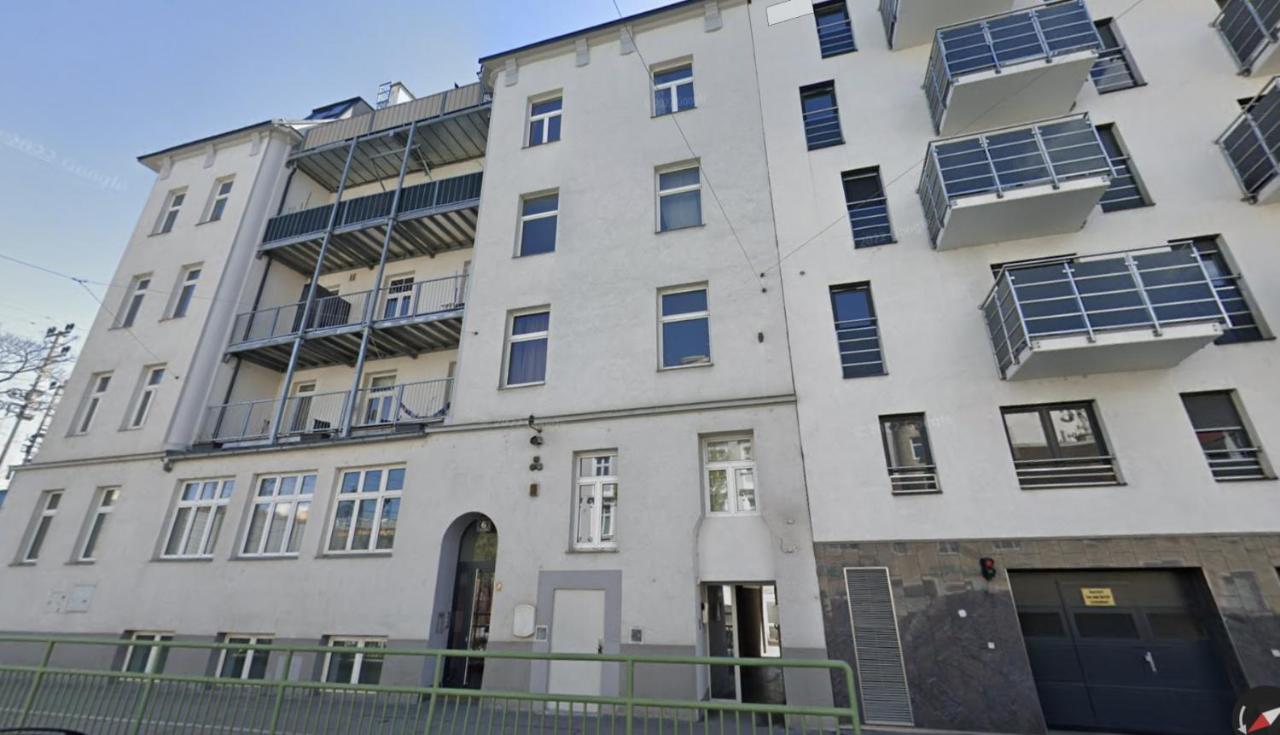Stylish Apartment With Dedicated Working Space And Super King-Size Bed Located Between City Centre And Donau River ウィーン エクステリア 写真